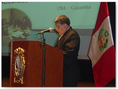 Mg. Orestes Cachay Boza durante su exposición.