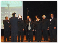 Coro Sanmarquino entonando el Himno de la UNMSM
